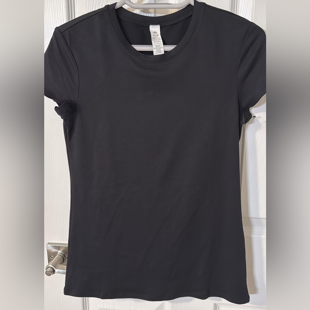 ALO Yoga Black Short Sleeve Tee